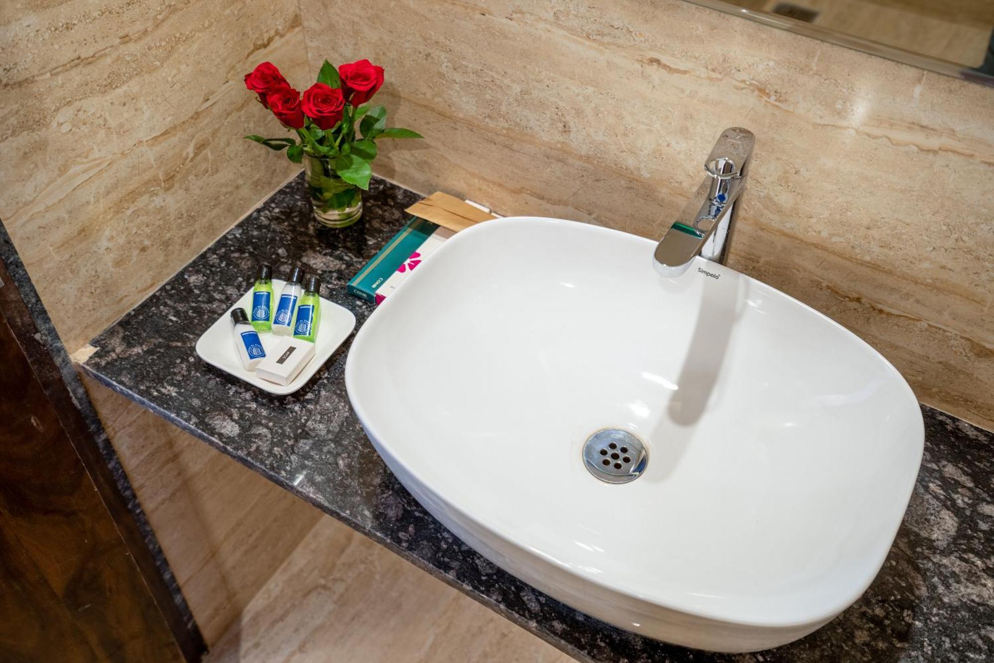 Hotel El Classico Rajkot Ngoại thất bức ảnh