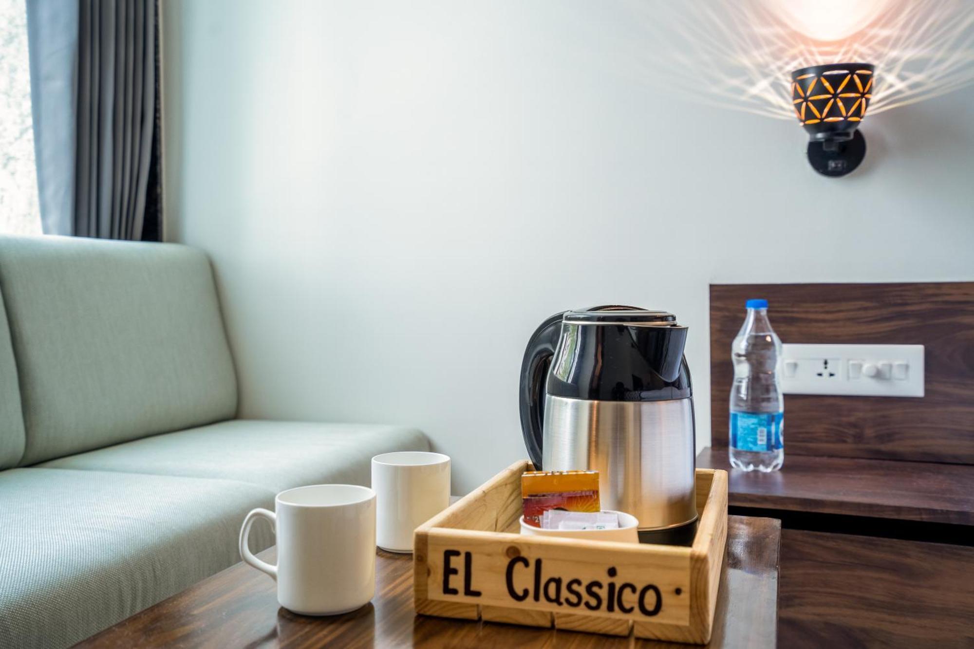 Hotel El Classico Rajkot Ngoại thất bức ảnh