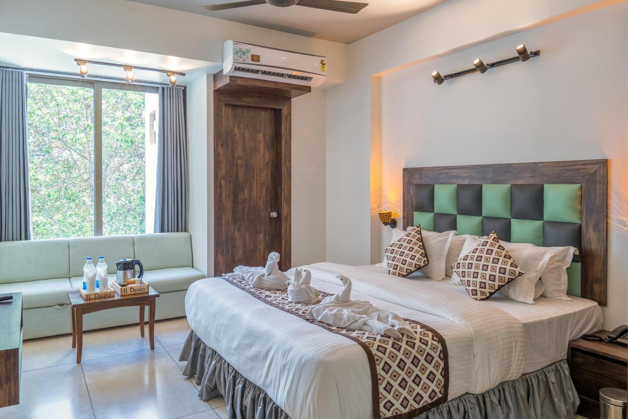 Hotel El Classico Rajkot Ngoại thất bức ảnh