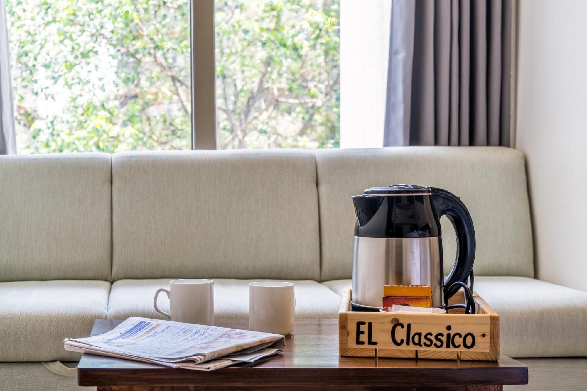 Hotel El Classico Rajkot Ngoại thất bức ảnh